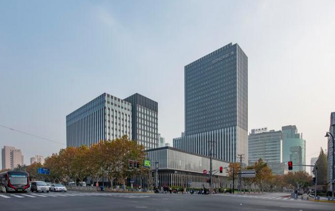 上海SOHO天山廣場：甲級辦公新領地，城市綜合體的璀璨焦點