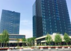 上海綠地壹中心：15層純石材立面，打造高品質(zhì)辦公環(huán)境