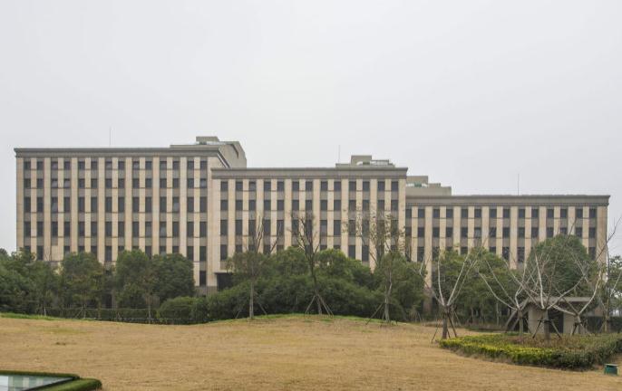 上海揚(yáng)子江國際企業(yè)廣場：綠化覆蓋率高，打造生態(tài)辦公空間