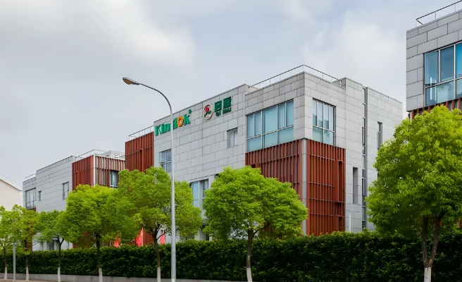 上海浦東新區(qū)出售曹路800㎡小獨棟，水電煤暢達，花園露臺陽光房加持，低總價速來！
